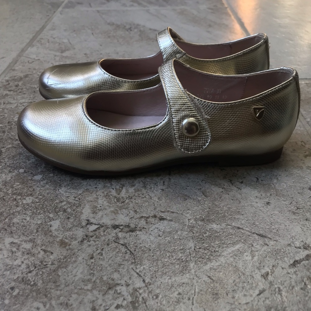 Venettini gold Mary Jane, size 31 EUR, 1US. - Picture 5 of 9